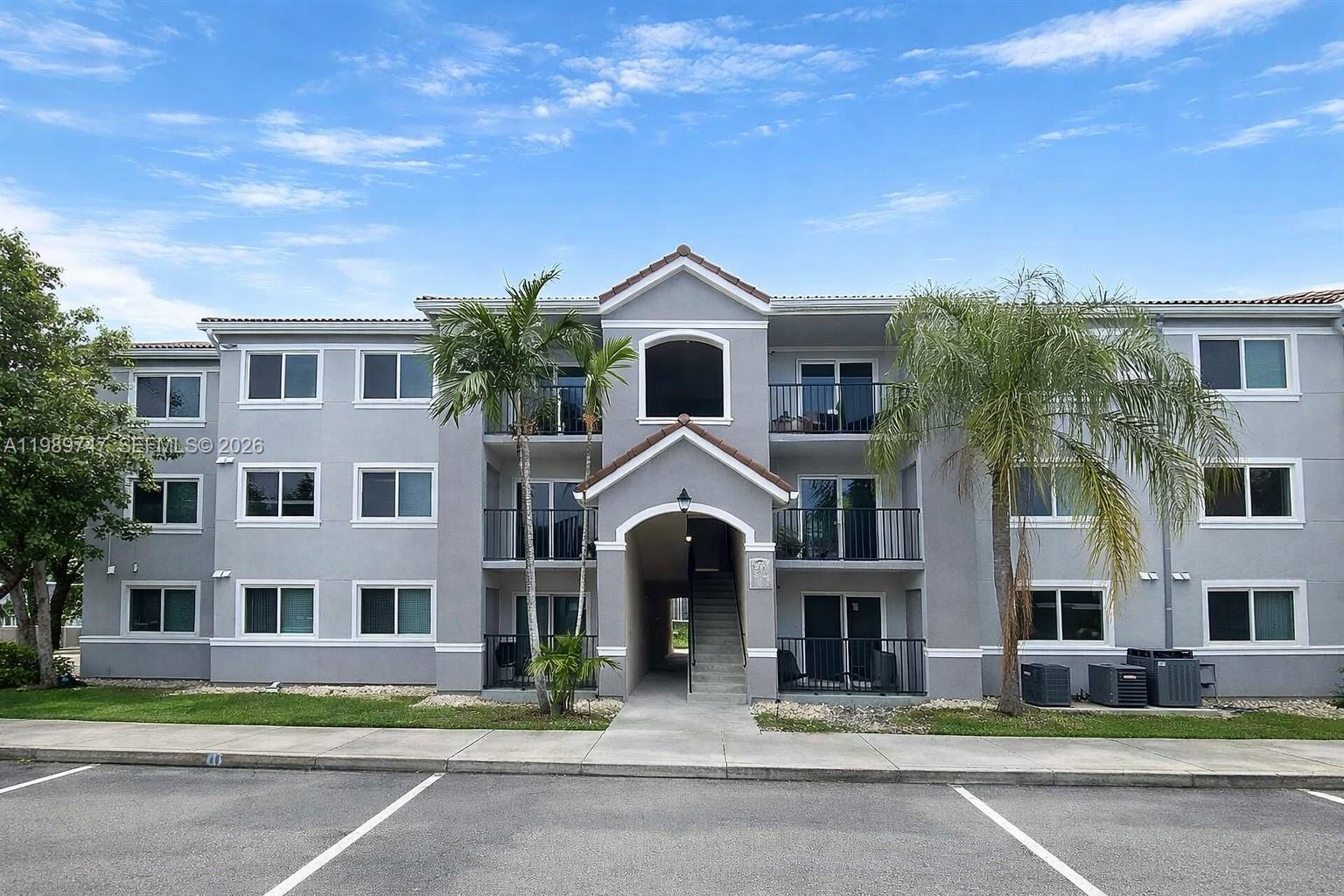VISTA TRACE 3 CONDO - Residential Lease
