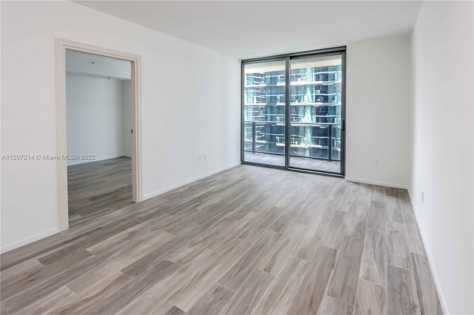 Beautiful 1 bedroom plus den and 2 full baths. Private elevator with private foyer. Five star services from the SLS hotel. Tennis court. Soccer. Spa. Kids playroom. State of the art Gym. Restaurants in the center of Brickell.