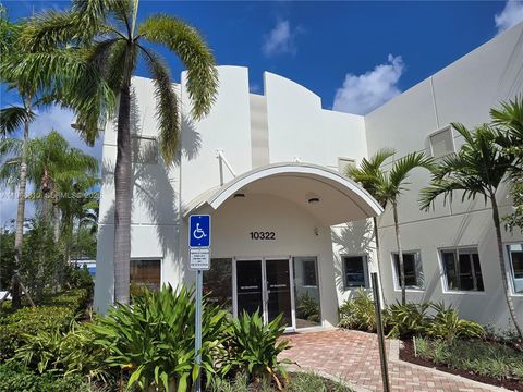 10322 NW 55th St Sunrise FL 33351