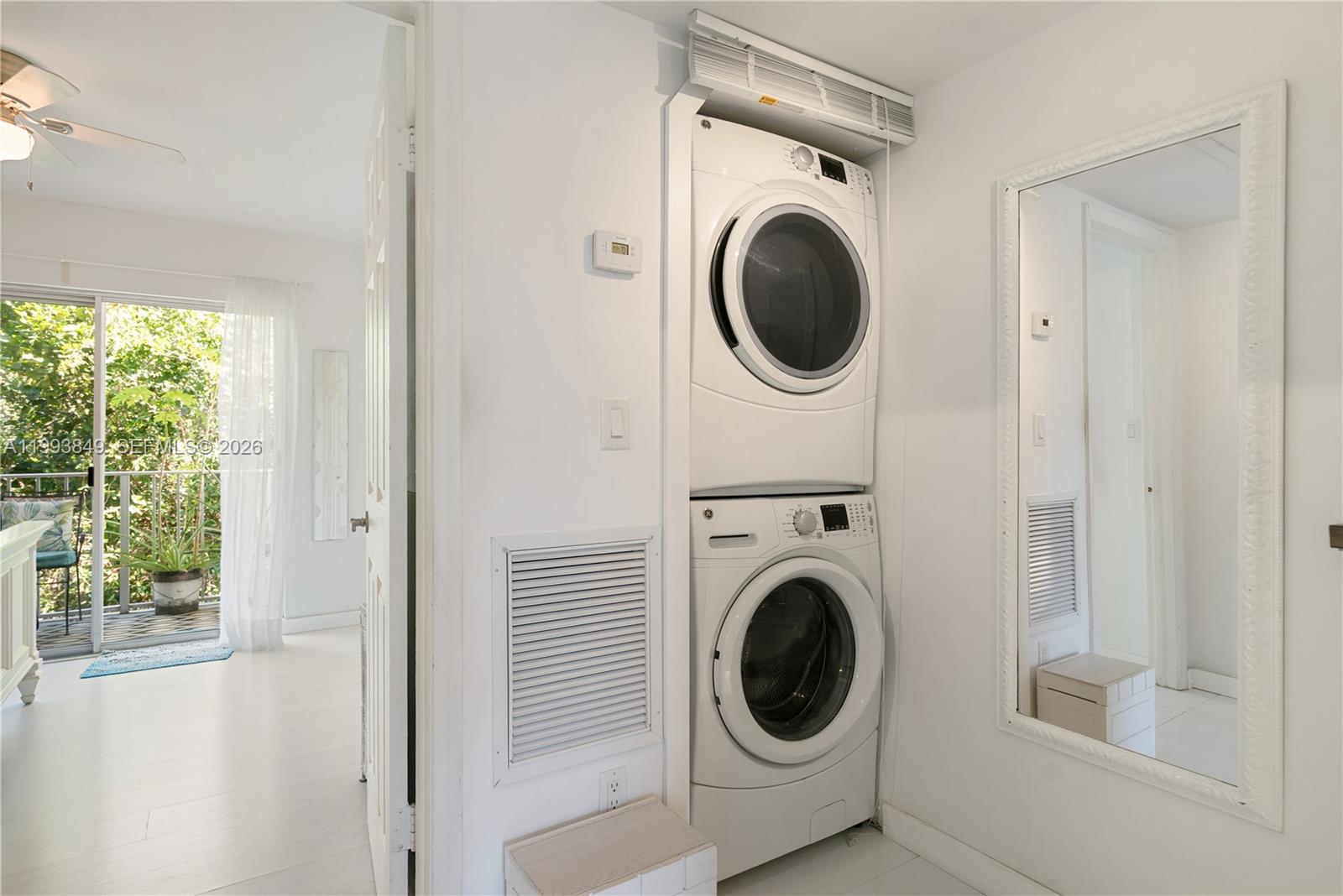 HOLIDAY BY THE SEA - Residential