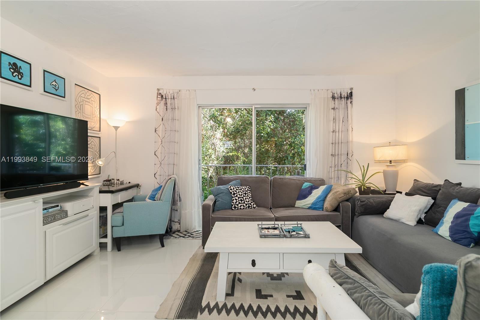 HOLIDAY BY THE SEA - Residential