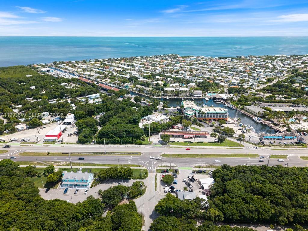 HOLIDAY BY THE SEA - Residential