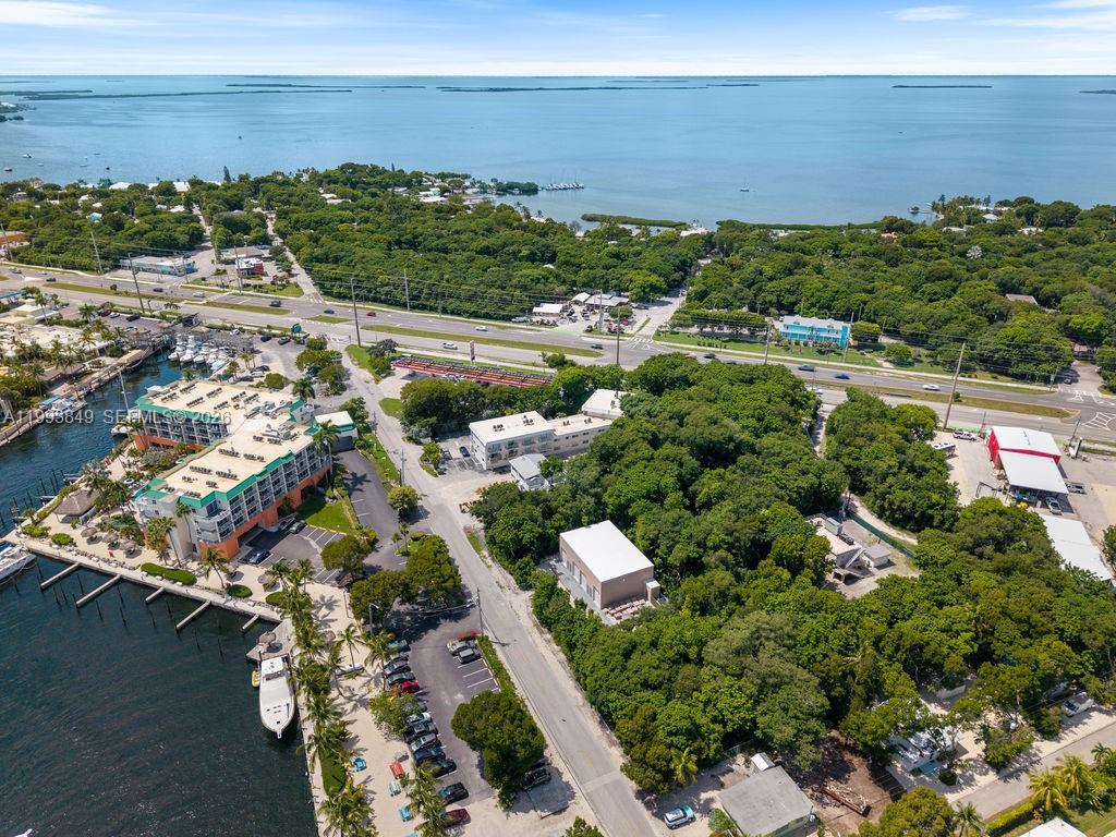 HOLIDAY BY THE SEA - Residential