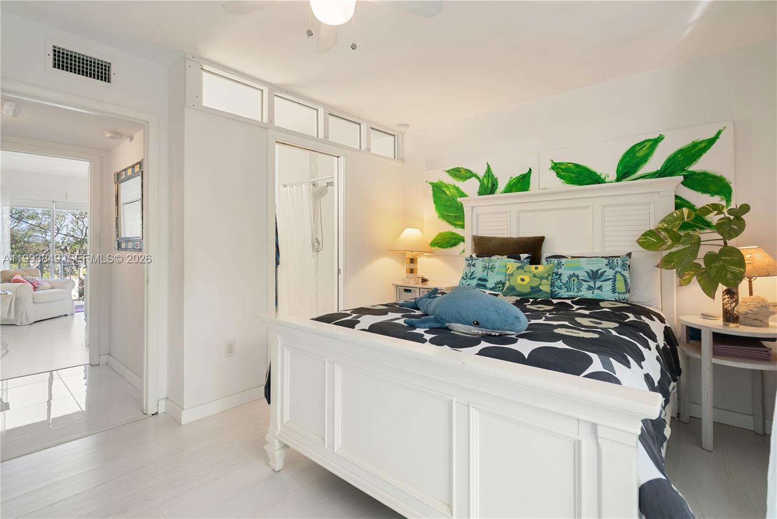 HOLIDAY BY THE SEA - Residential