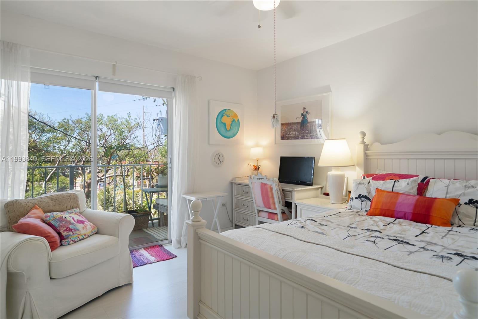 HOLIDAY BY THE SEA - Residential