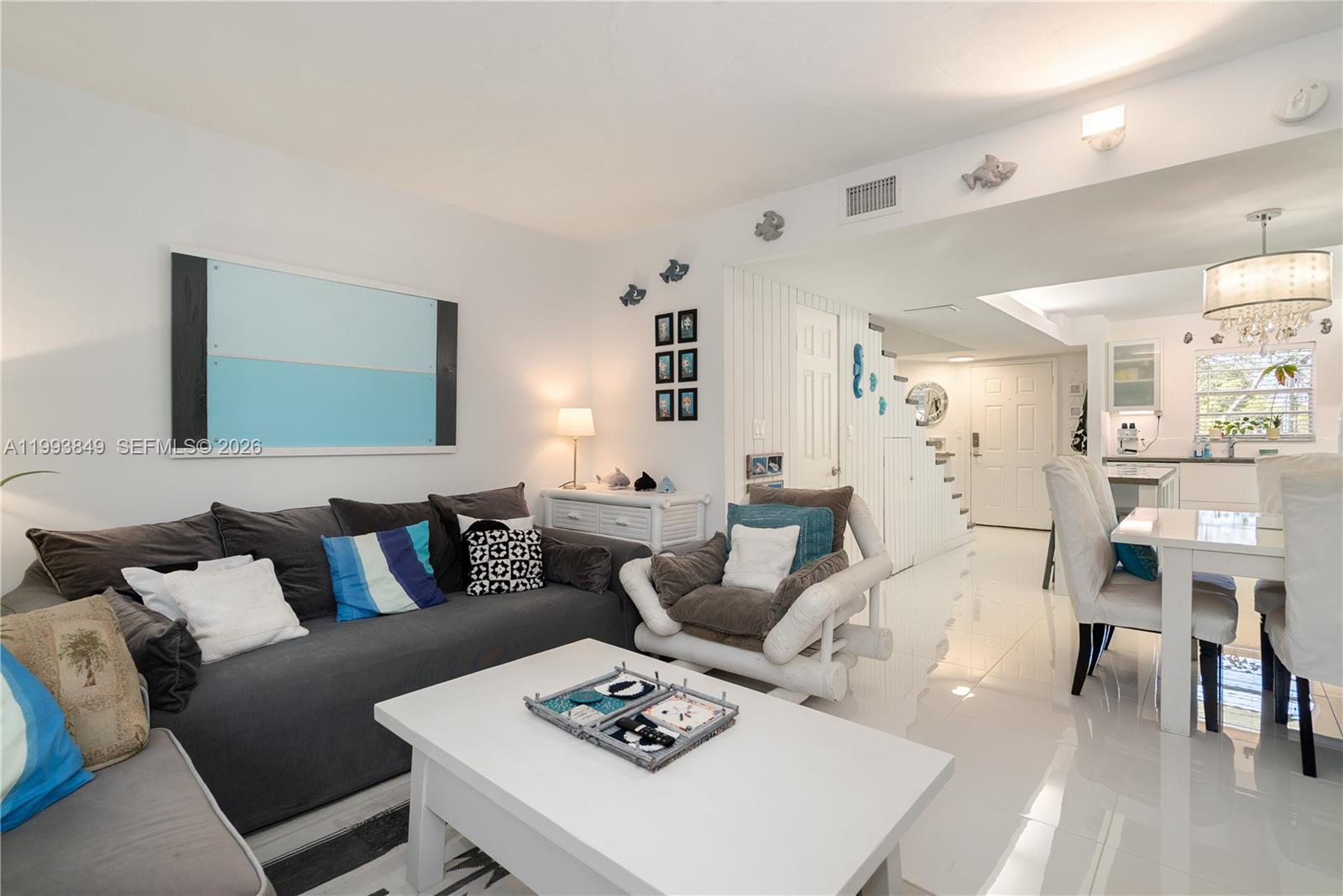 HOLIDAY BY THE SEA - Residential