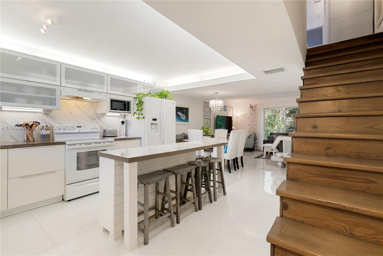 HOLIDAY BY THE SEA - Residential