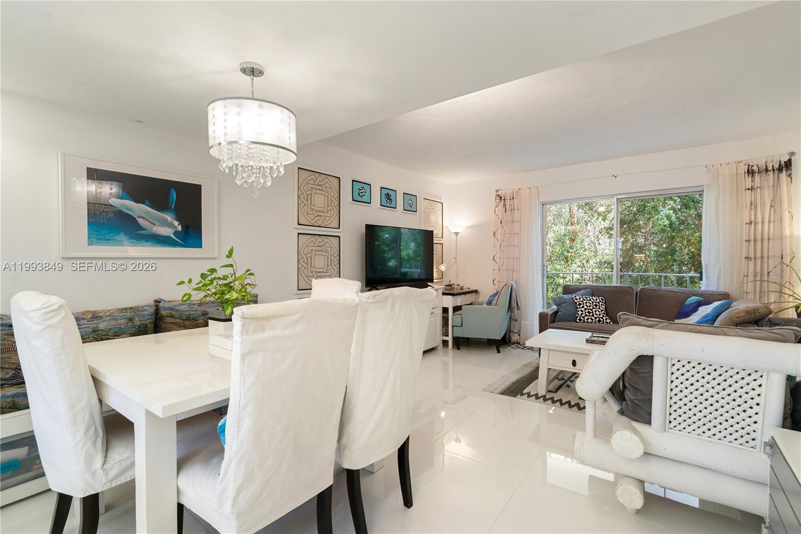 HOLIDAY BY THE SEA - Residential