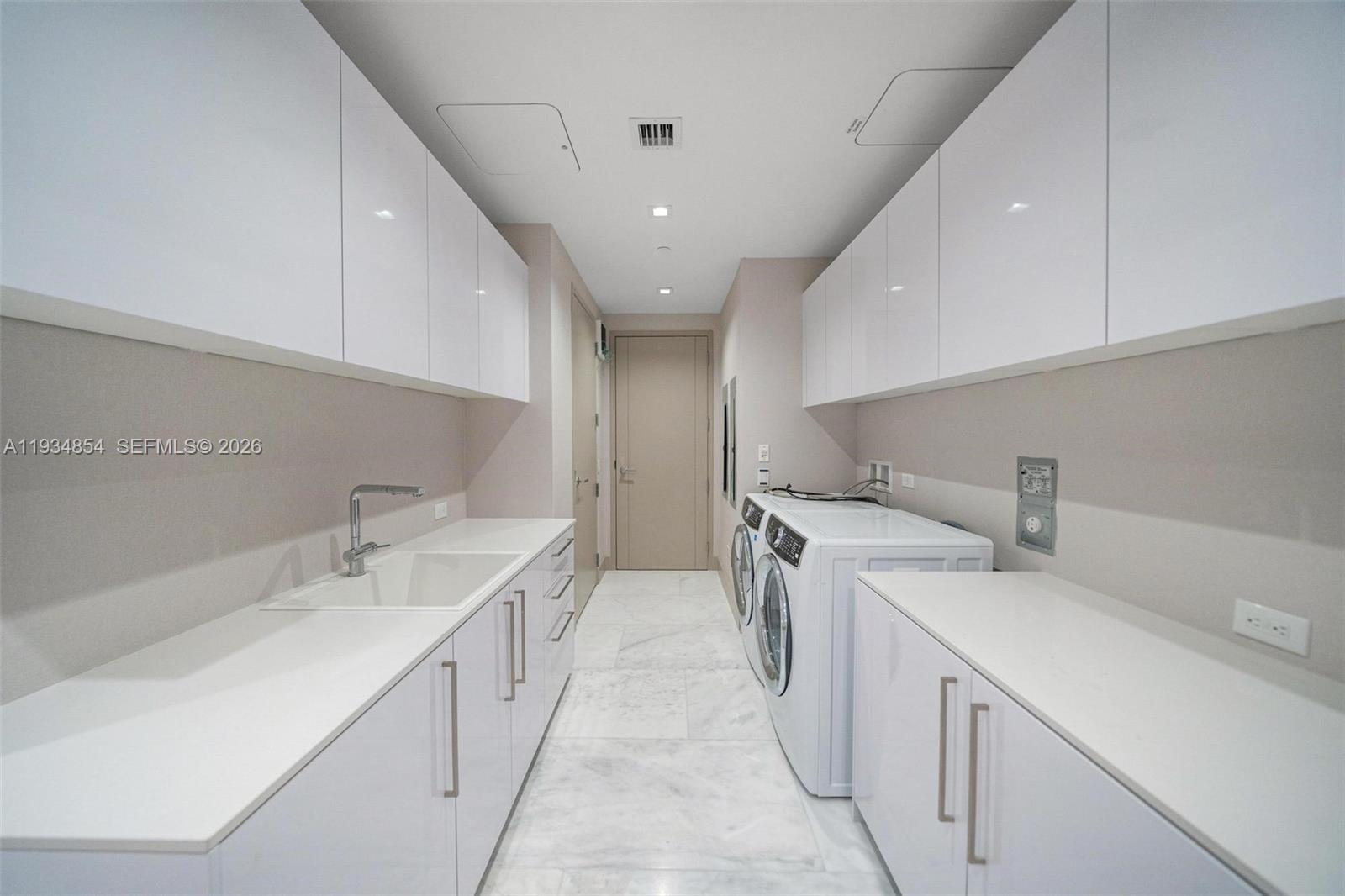 NORTH BISCAYNE BEACH AMEN - Residential