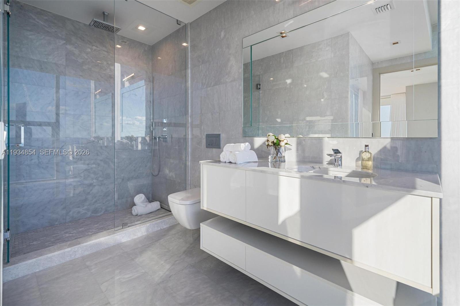 NORTH BISCAYNE BEACH AMEN - Residential