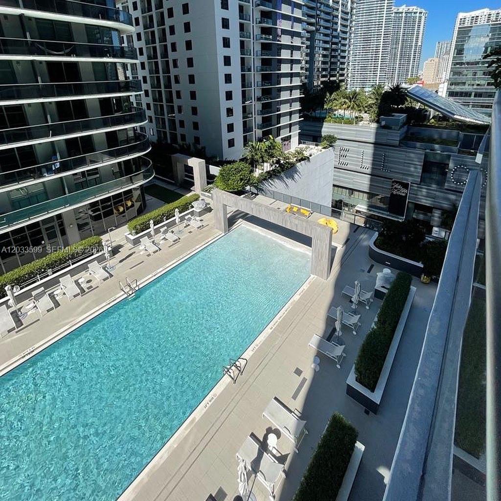 45 SW 9th St