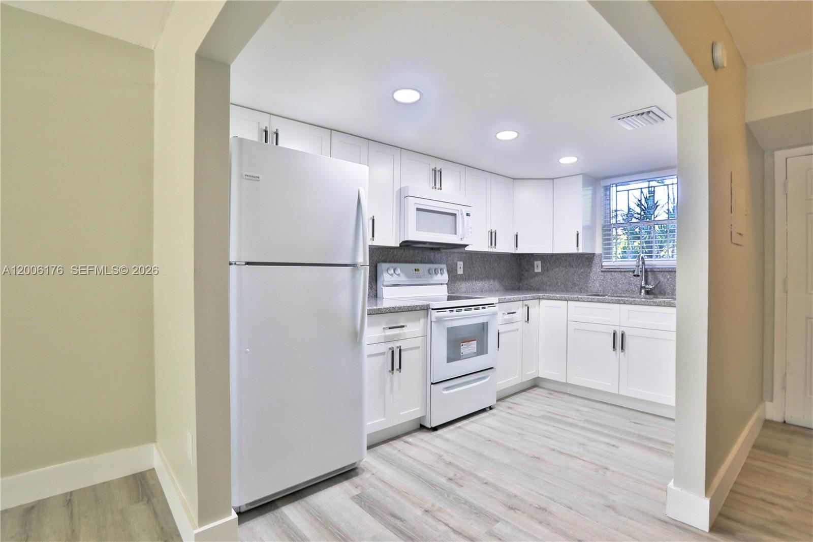 PARK EAST CONDO - Residential Lease