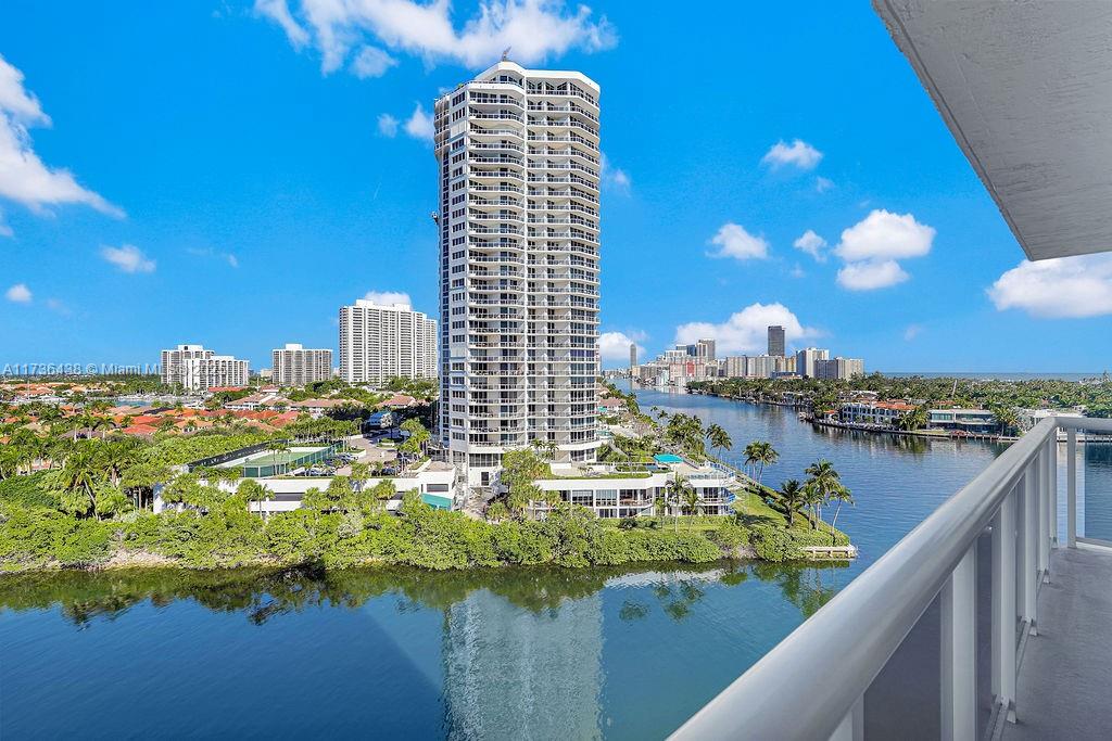 20515 E Country Club Dr 1042, Aventura, Miami-Dade County, Florida - 2 Bedrooms  
2 Bathrooms - 