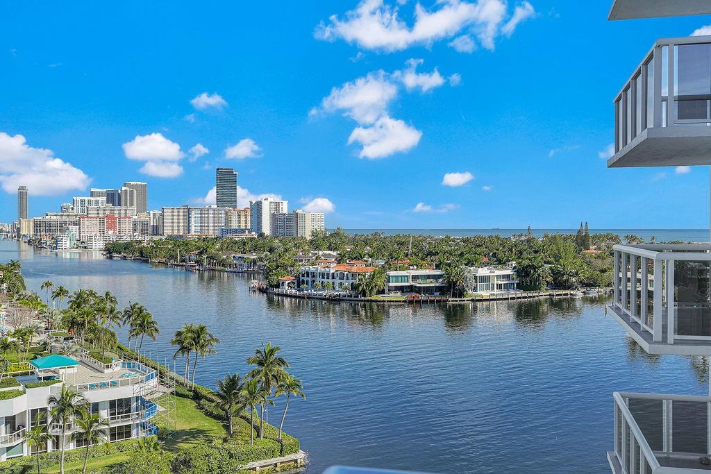 Property for Sale at 20515 E Country Club Dr 1042, Aventura, Miami-Dade County, Florida - Bedrooms: 2 
Bathrooms: 2  - $340,000