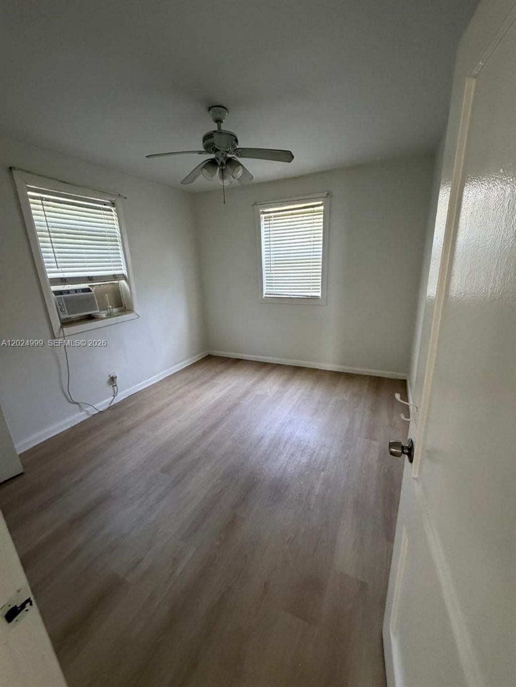 Photo of Hollywood, FL 33019 (MLS # A12024999)
