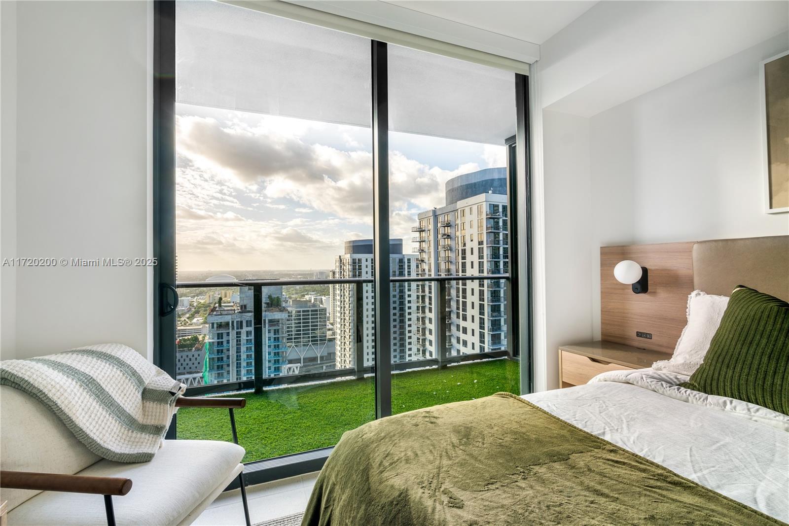 View photos, virtual tours, details... 601 NE 1 AVE 3604