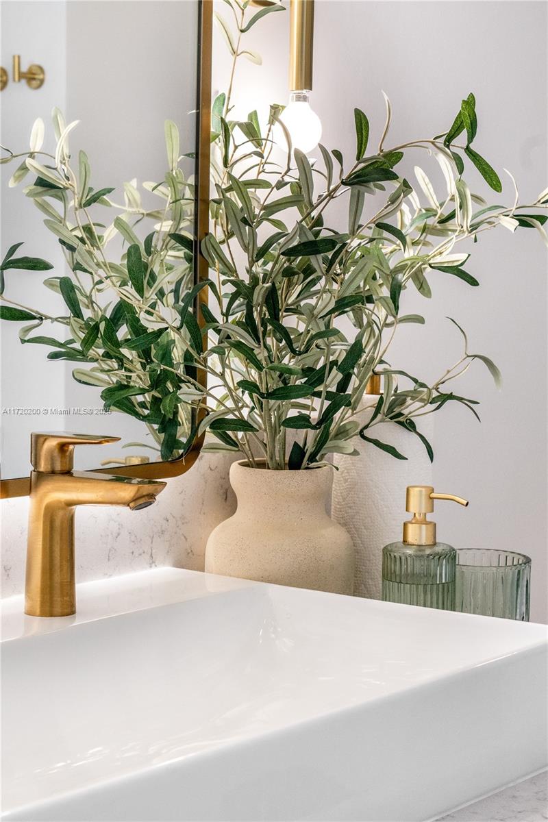 159 NE 6TH STREET CONDO - Residential