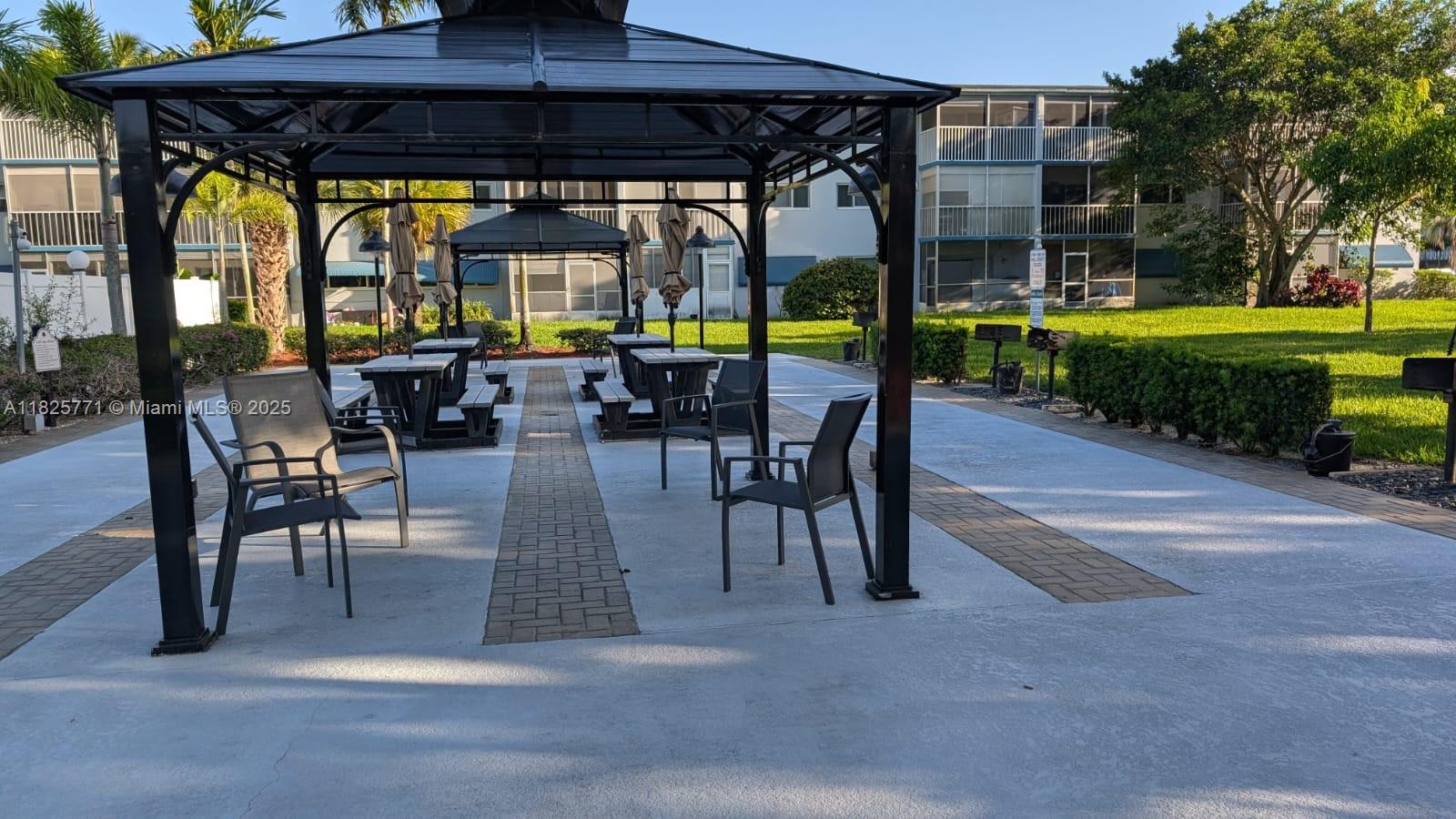 1001 Hillcrest Ct 303, Hollywood, FL, 33021/$219,000 3 1001 Hillcrest Ct 303