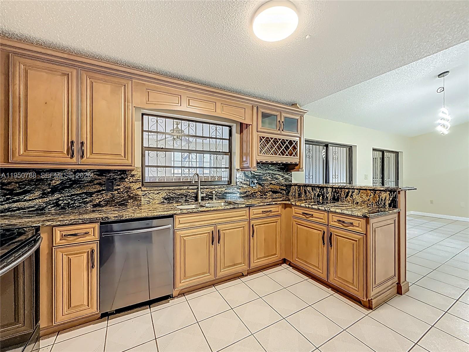 VISTA SUB 1ST ADDN - Residential