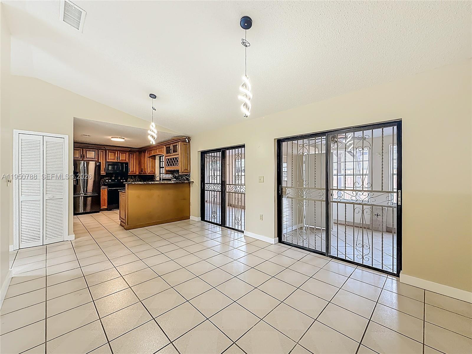 VISTA SUB 1ST ADDN - Residential