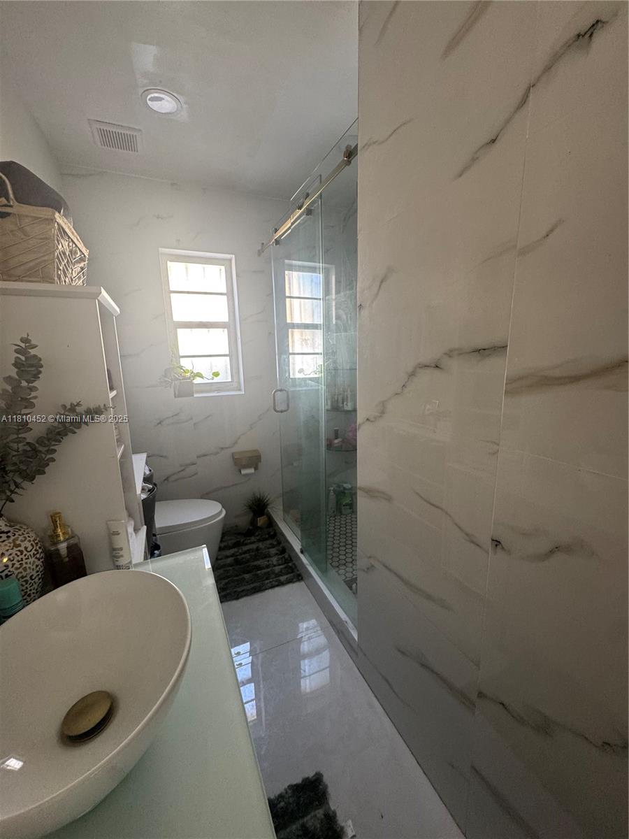GROSSE POINTE HIGHLANDS - Residential