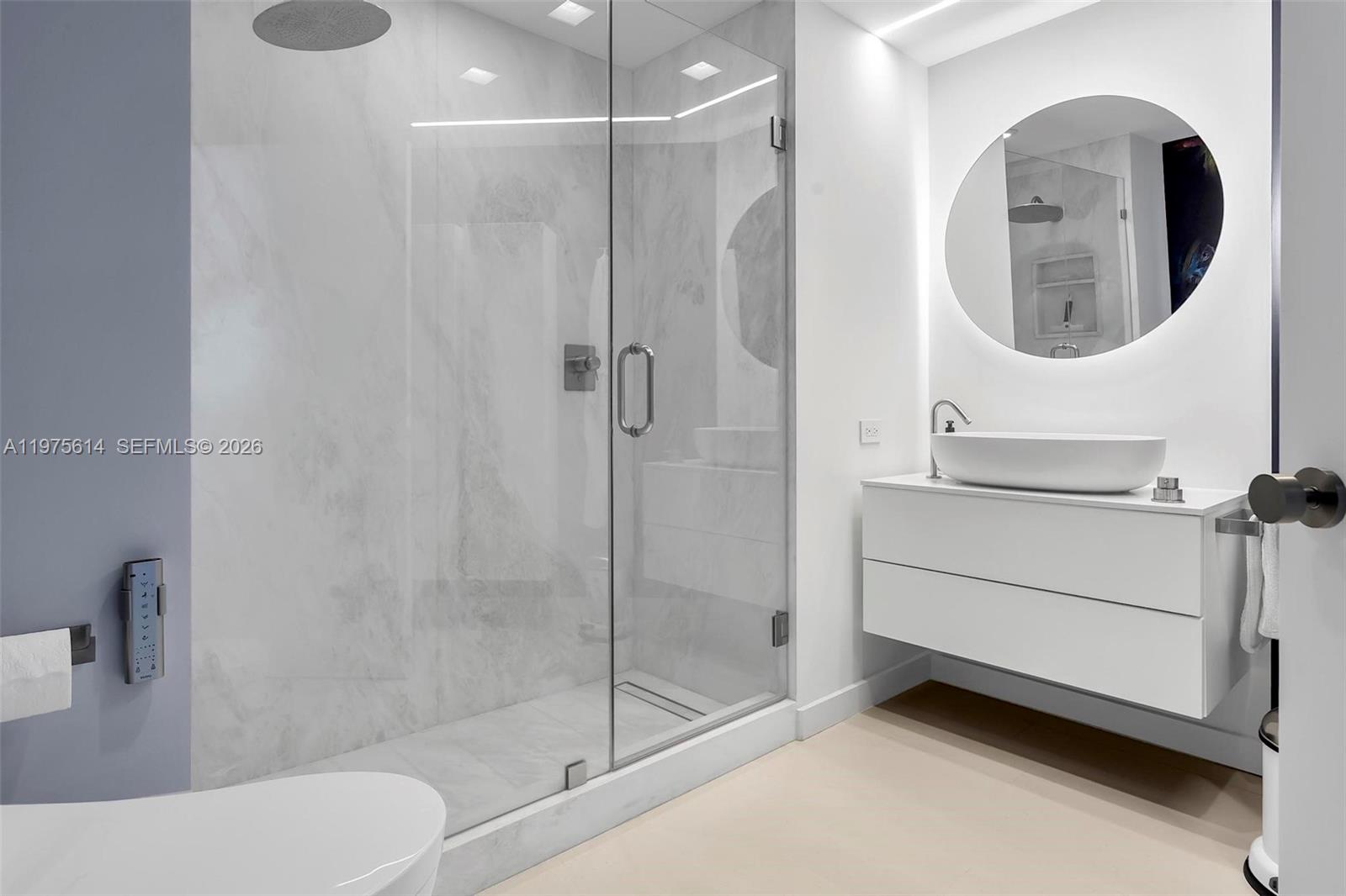 THE GRAND VENETIAN CONDO - Residential