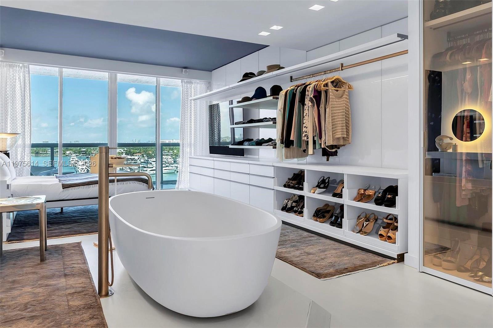 THE GRAND VENETIAN CONDO - Residential