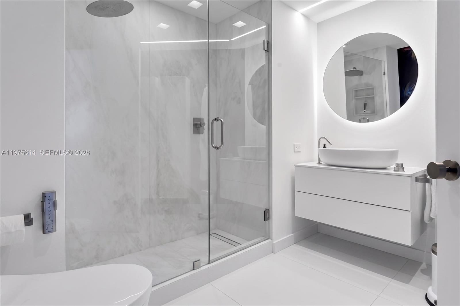 THE GRAND VENETIAN CONDO - Residential