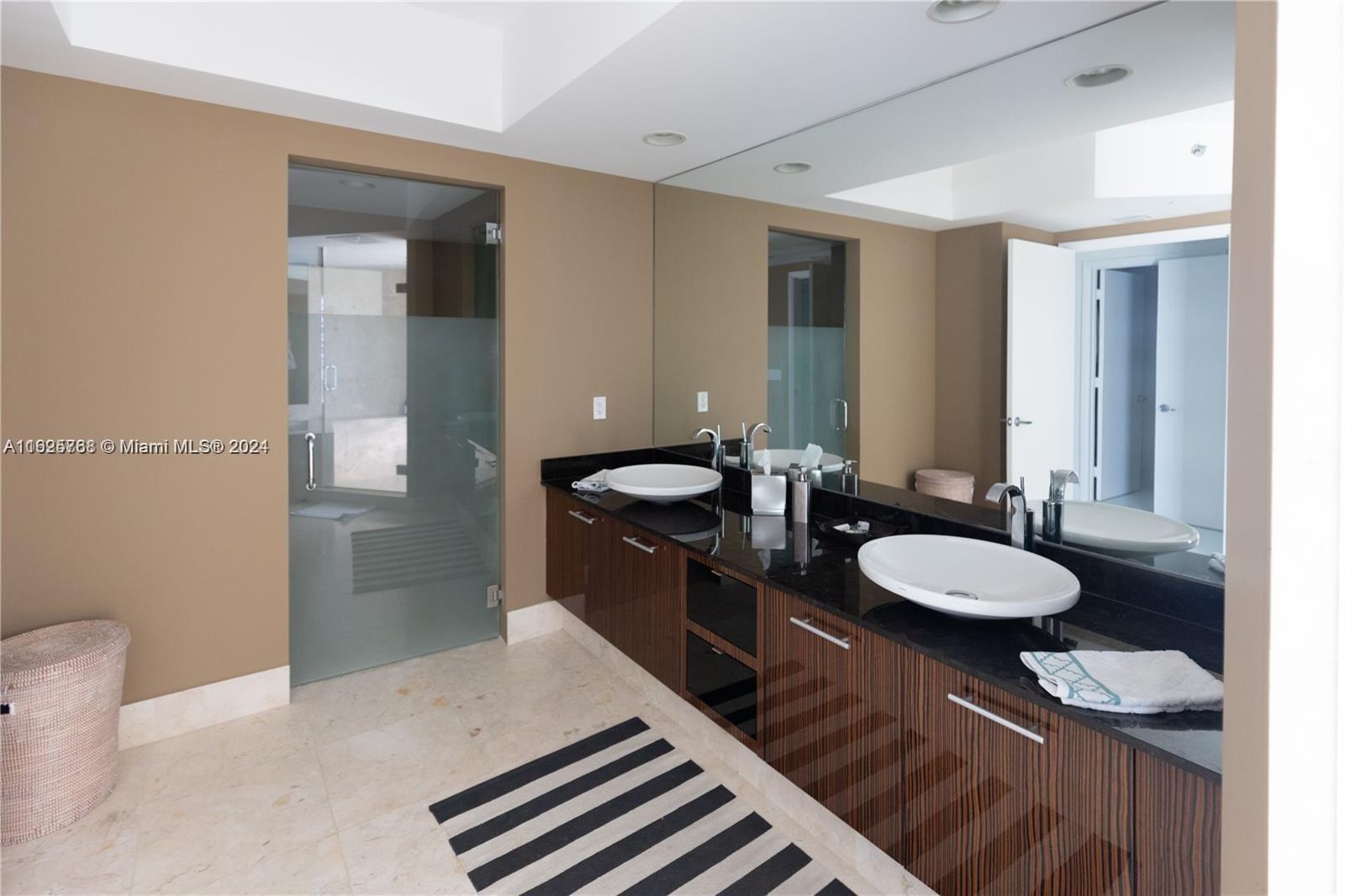 2711 HOLLYWOOD BEACH COND - Residential