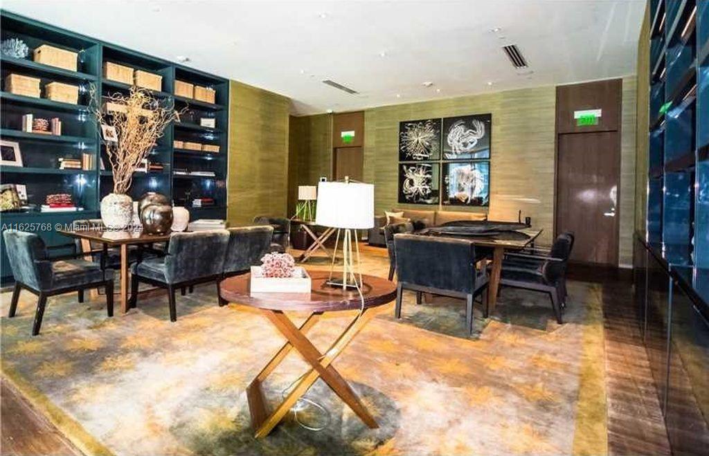 2711 HOLLYWOOD BEACH COND - Residential