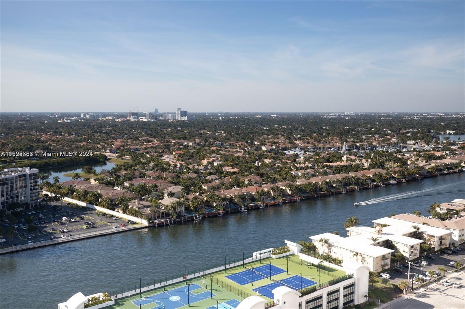 2711 HOLLYWOOD BEACH COND - Residential