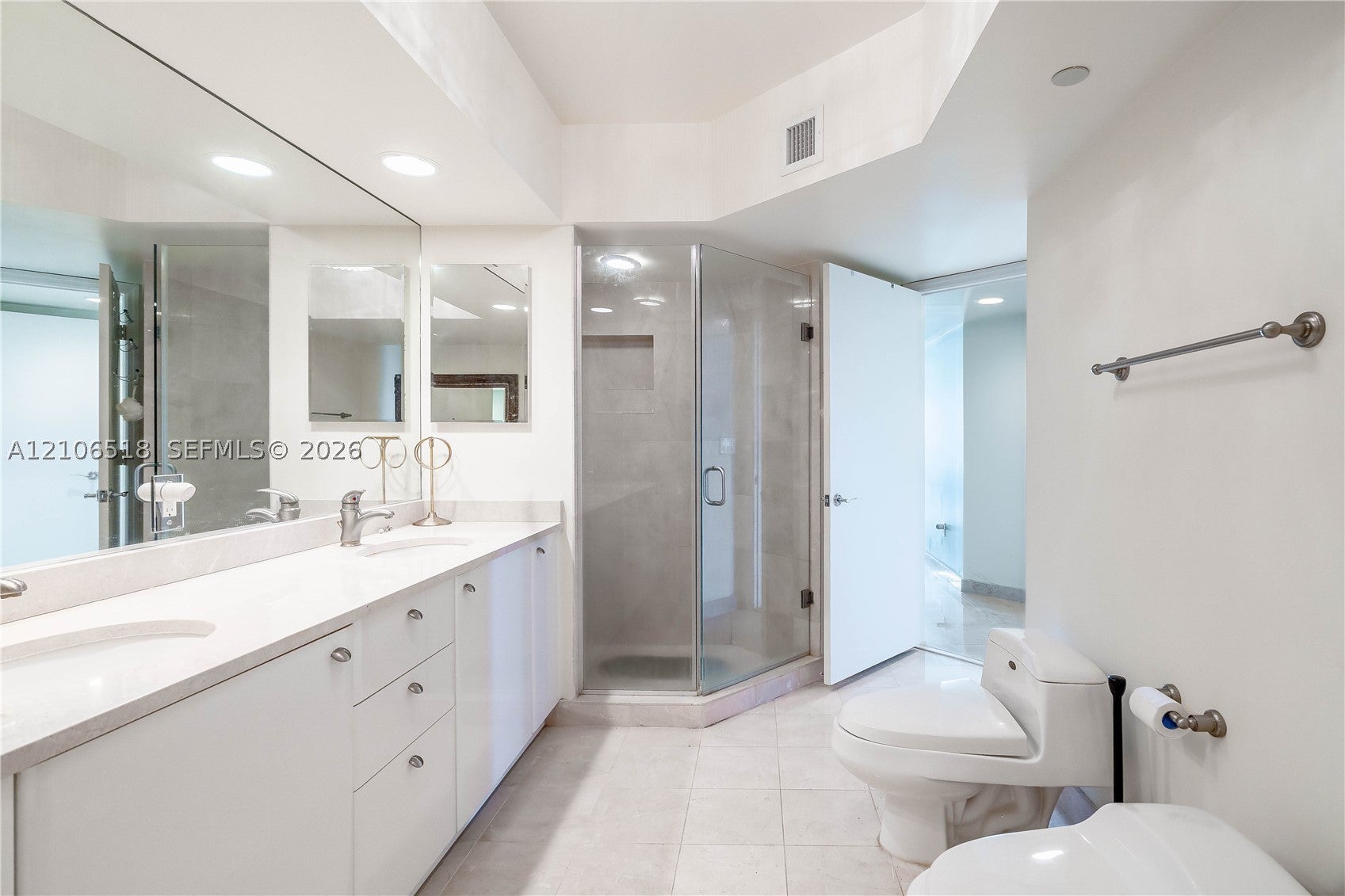 16500 Collins Ave 554