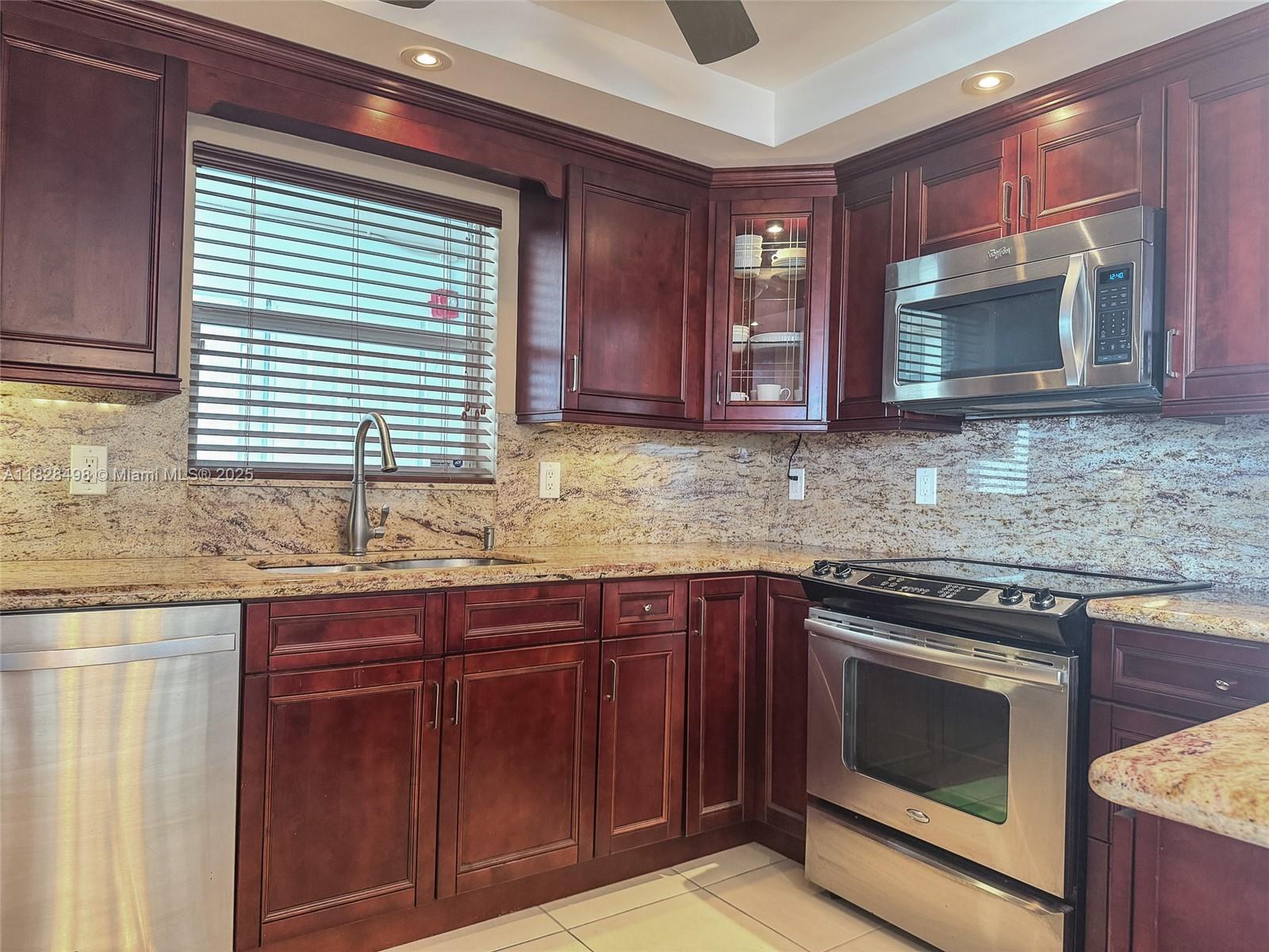 121 Golden Isles Dr 1107