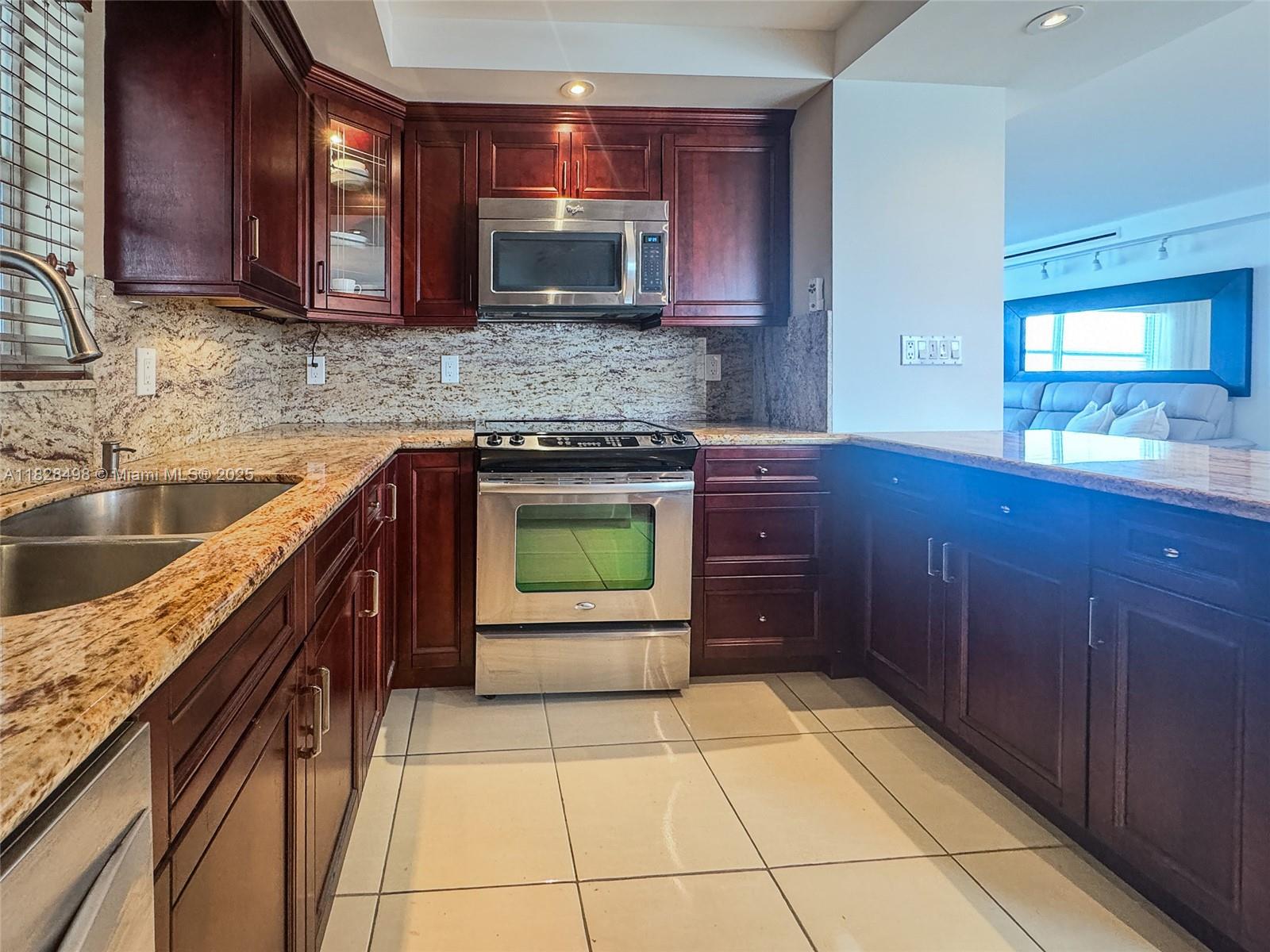 121 Golden Isles Dr 1107