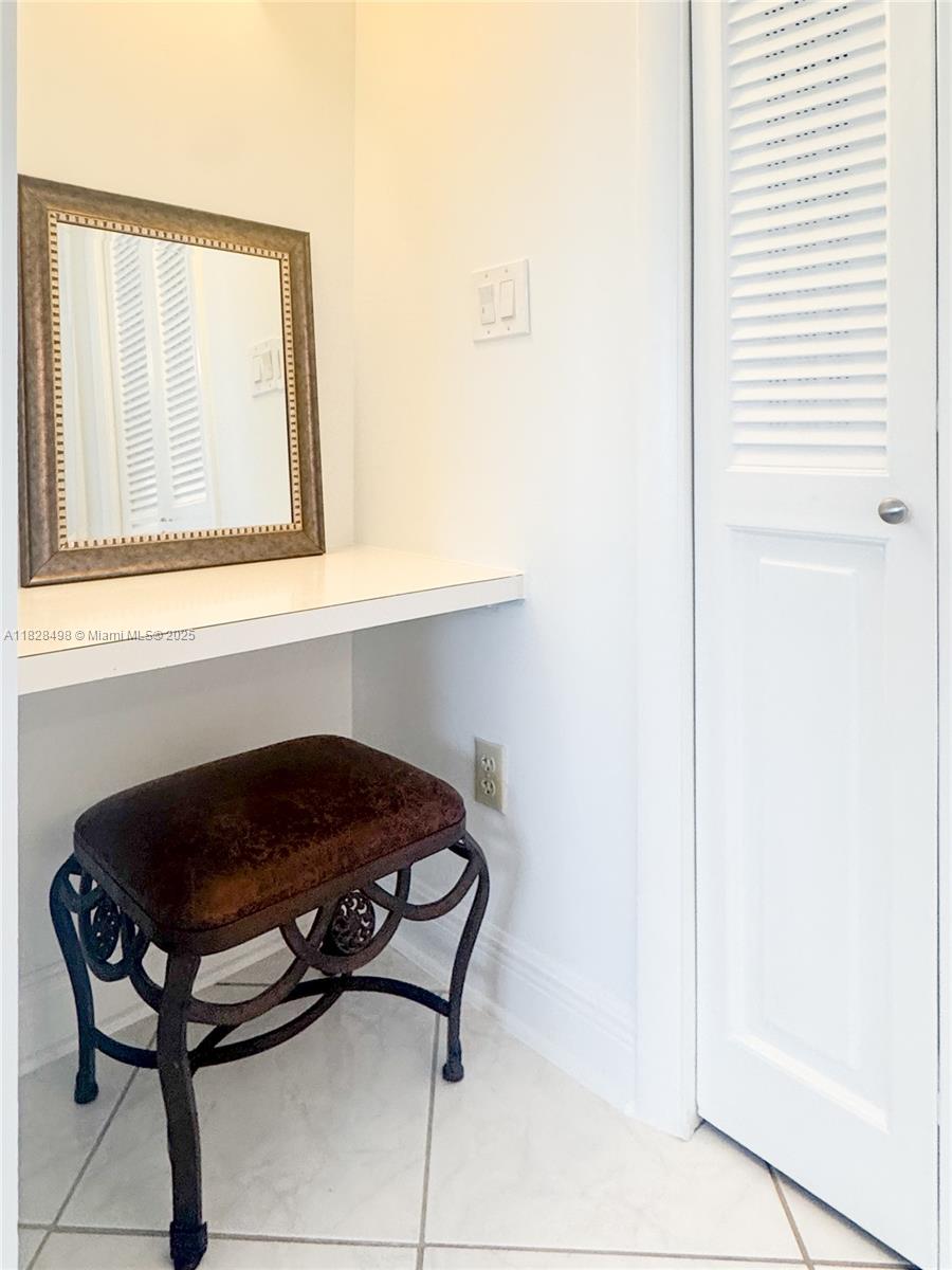 DORSEY ARMS CONDO - Residential