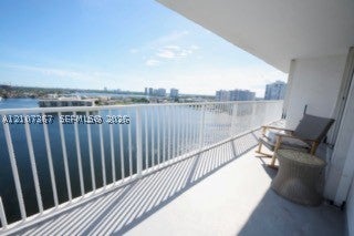 2851 NE 183rd St 1617E