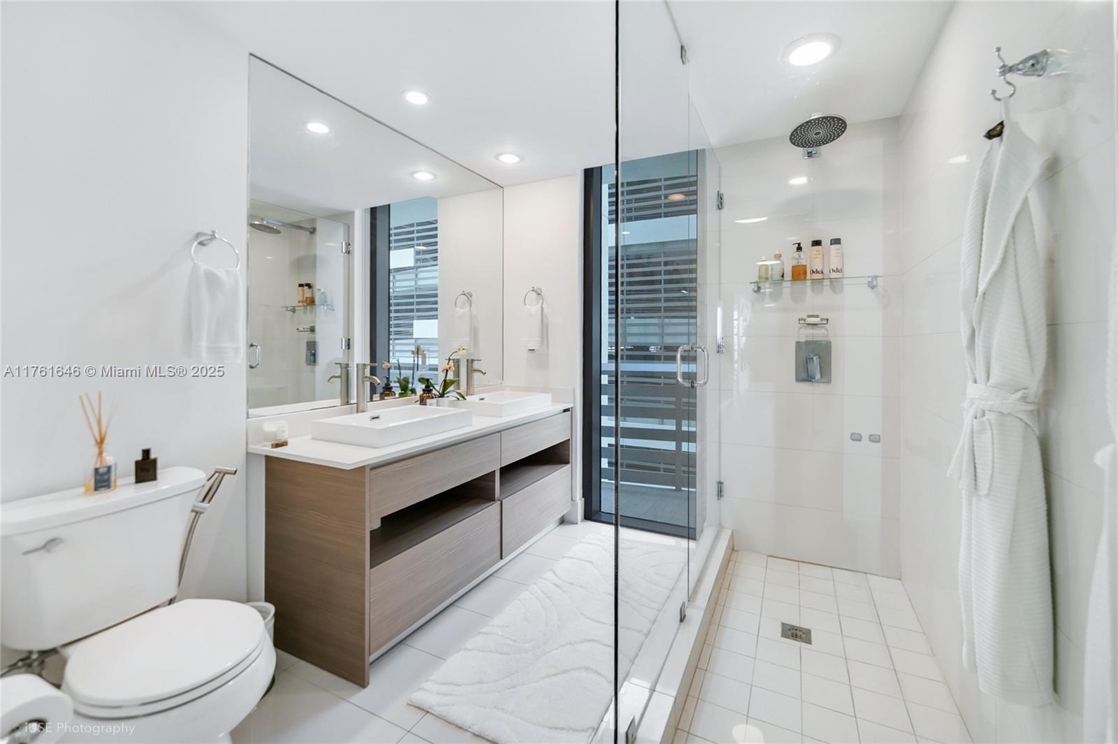 Icon Bay - Residential