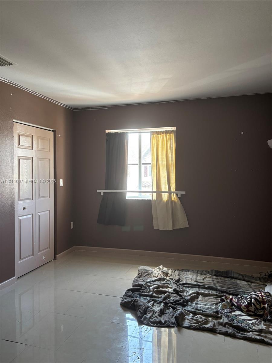 SOLABELLA CONDO - Residential