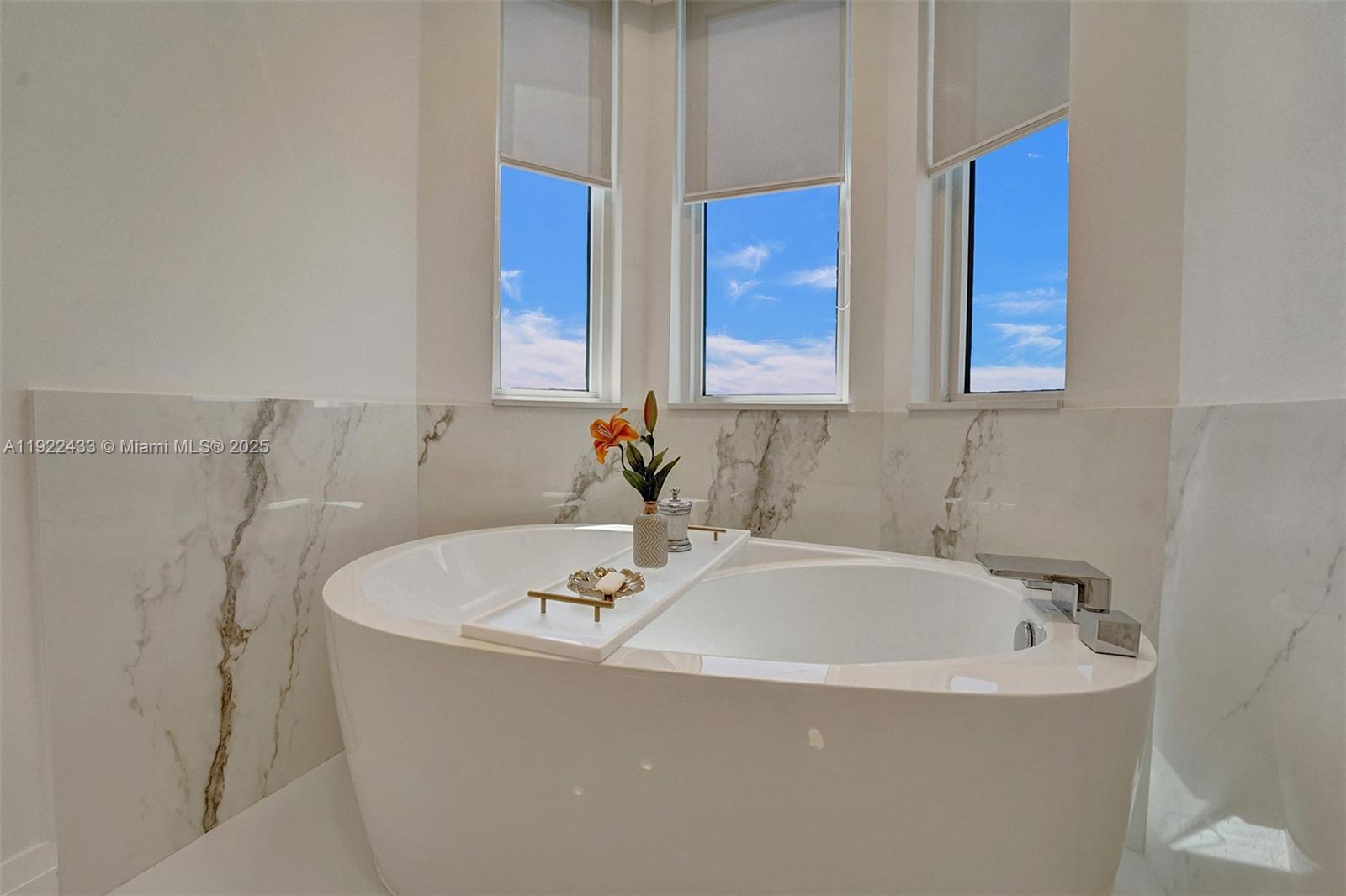 AQUAMARINE CONDO - Residential