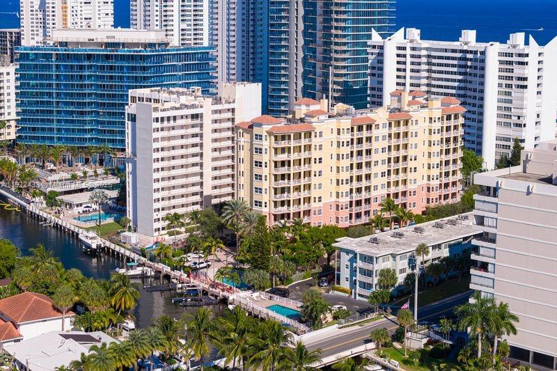 AQUAMARINE CONDO - Residential