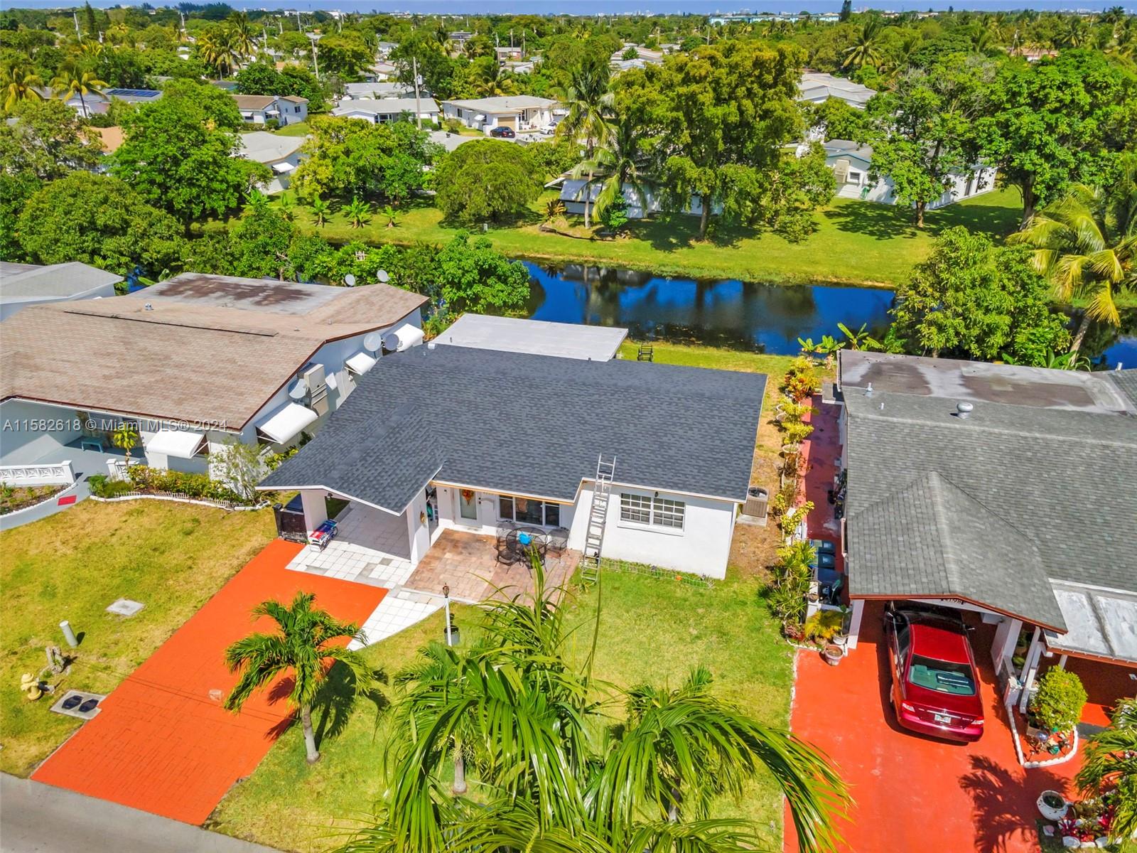 4200 Nw 52nd Ave, Lauderdale Lakes, Broward County, Florida - 2 Bedrooms  
1 Bathrooms - 
