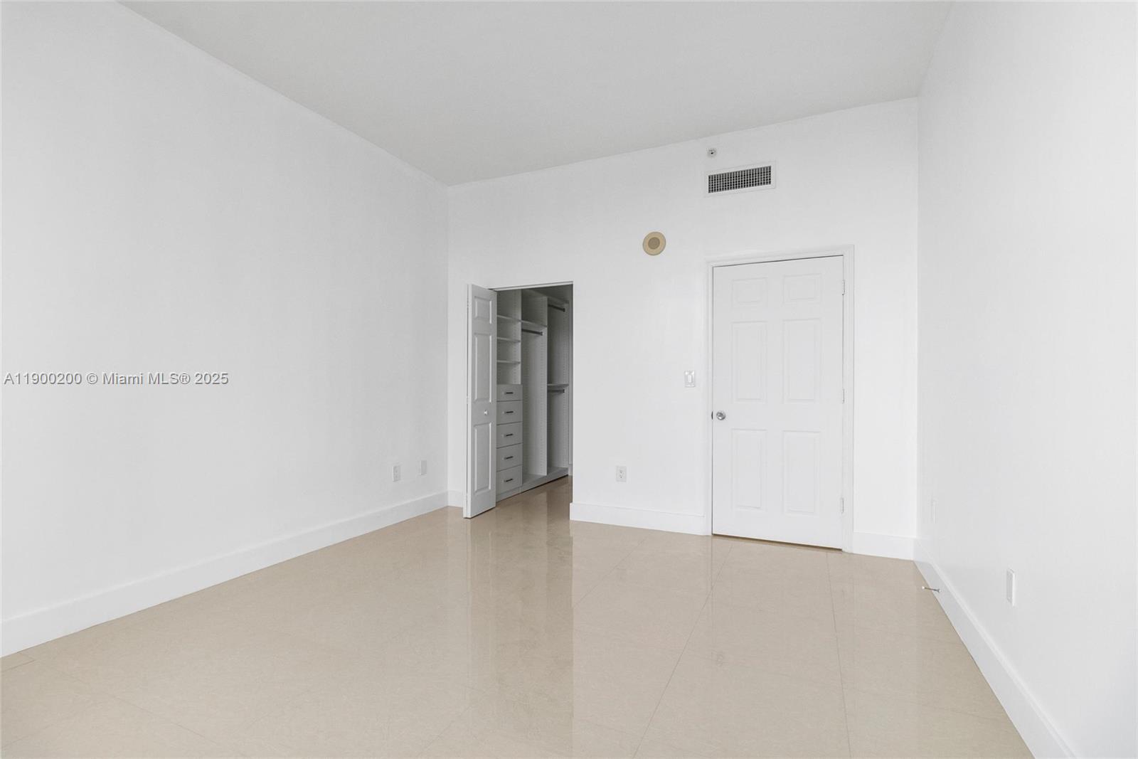 THE MARK ON BRICKELL COND - Residential