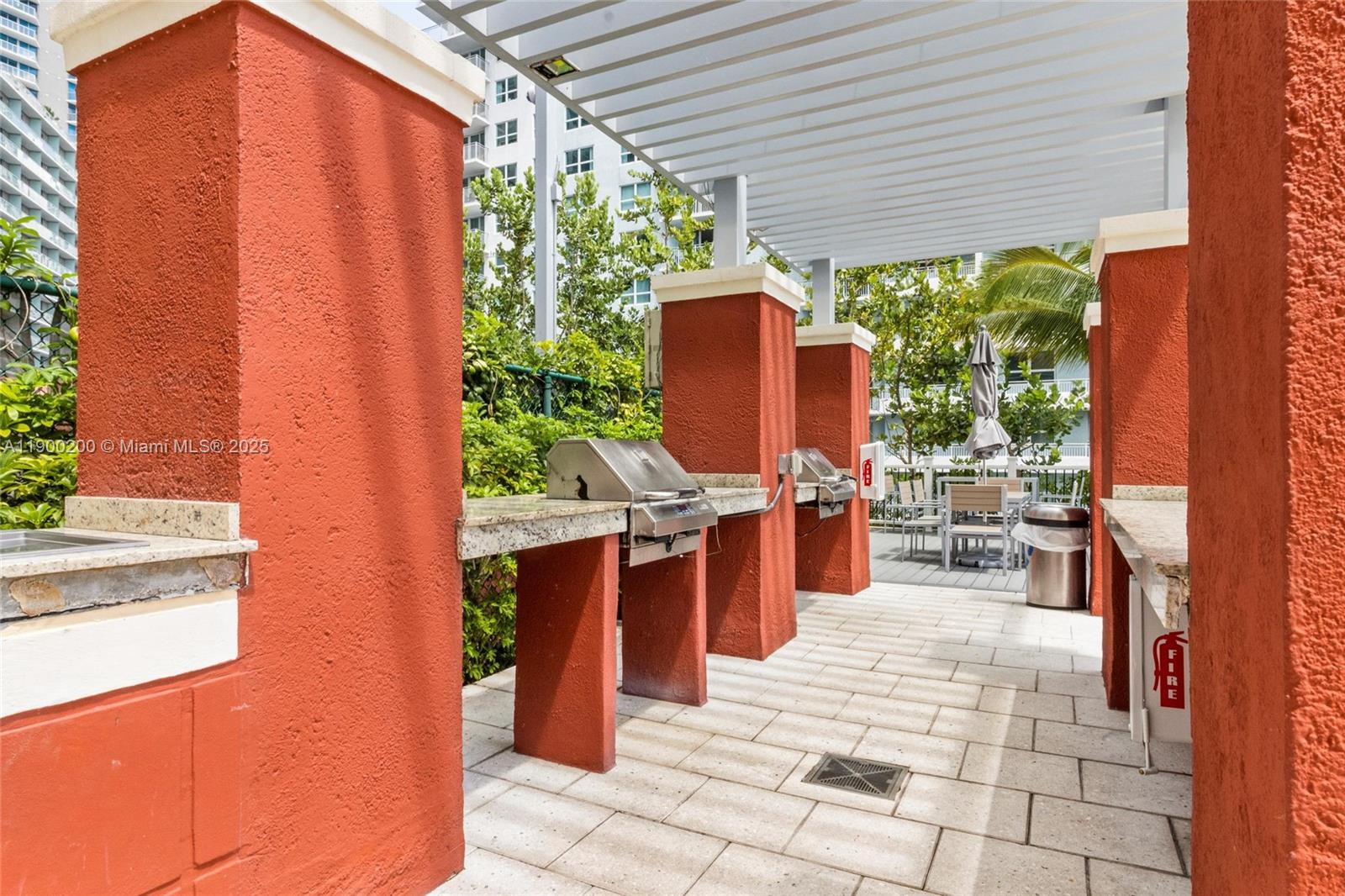 THE MARK ON BRICKELL COND - Residential
