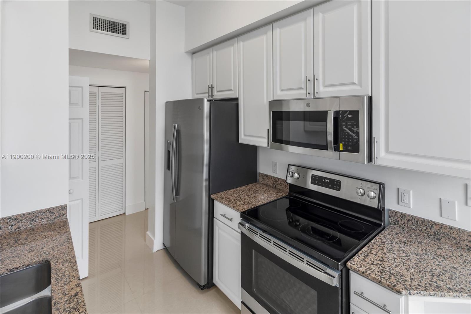 THE MARK ON BRICKELL COND - Residential