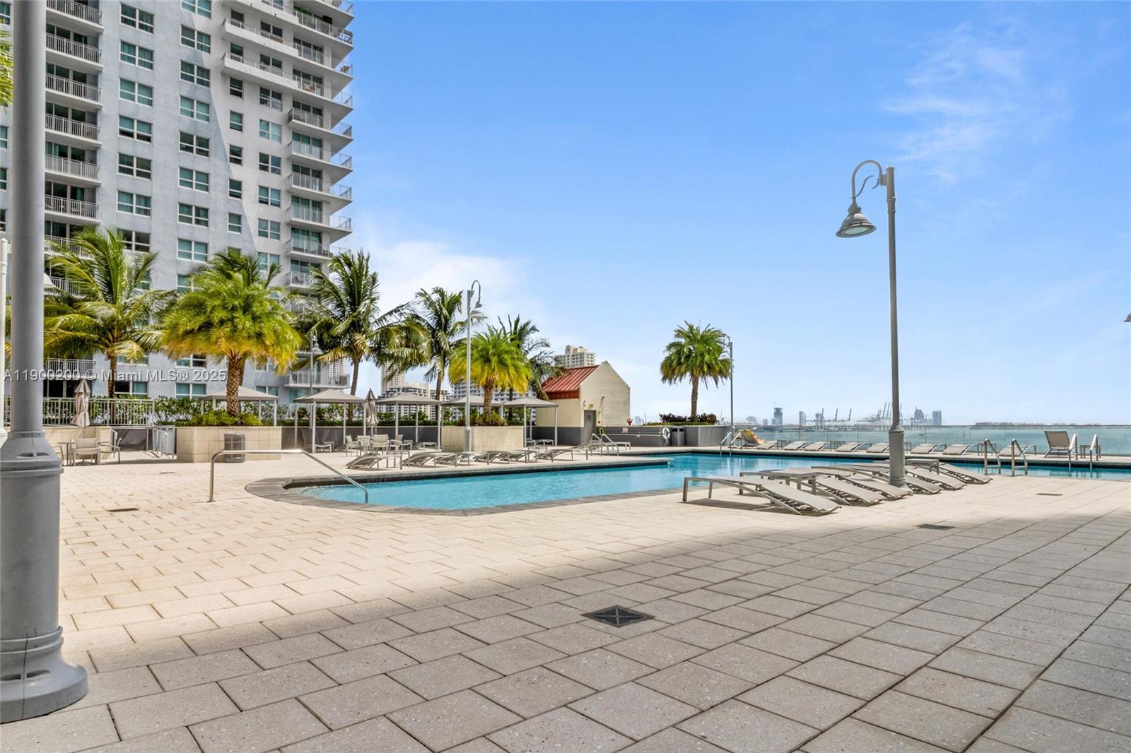 THE MARK ON BRICKELL COND - Residential