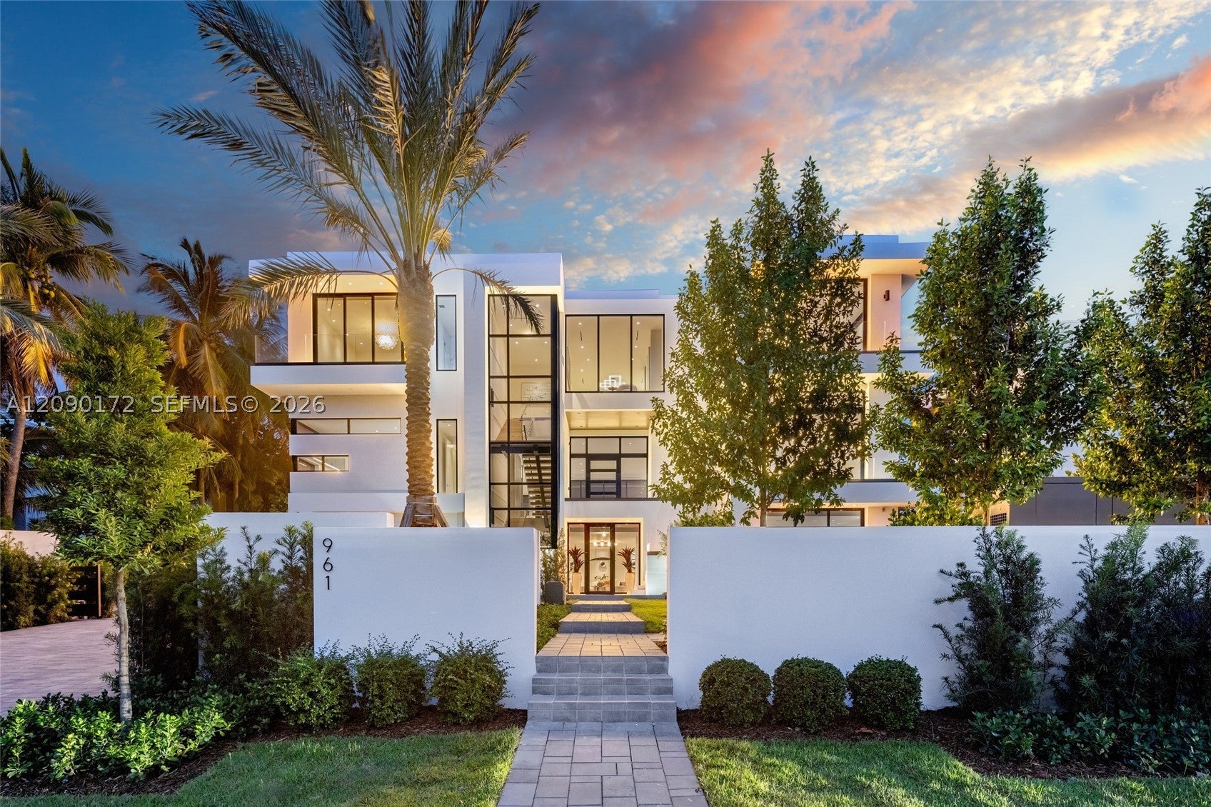 961 Hillsboro Mile