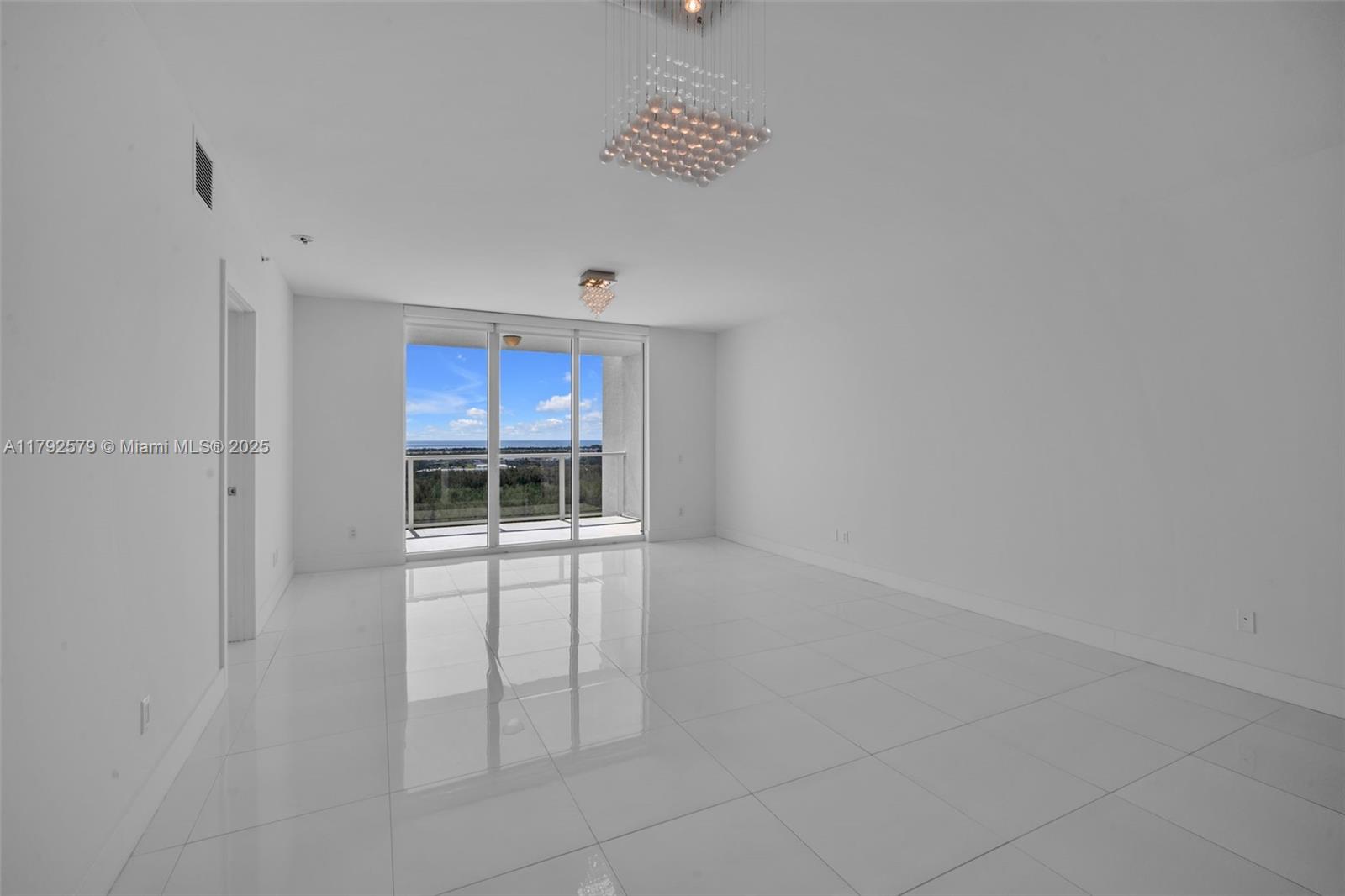 THE OAKS I CONDO - Residential