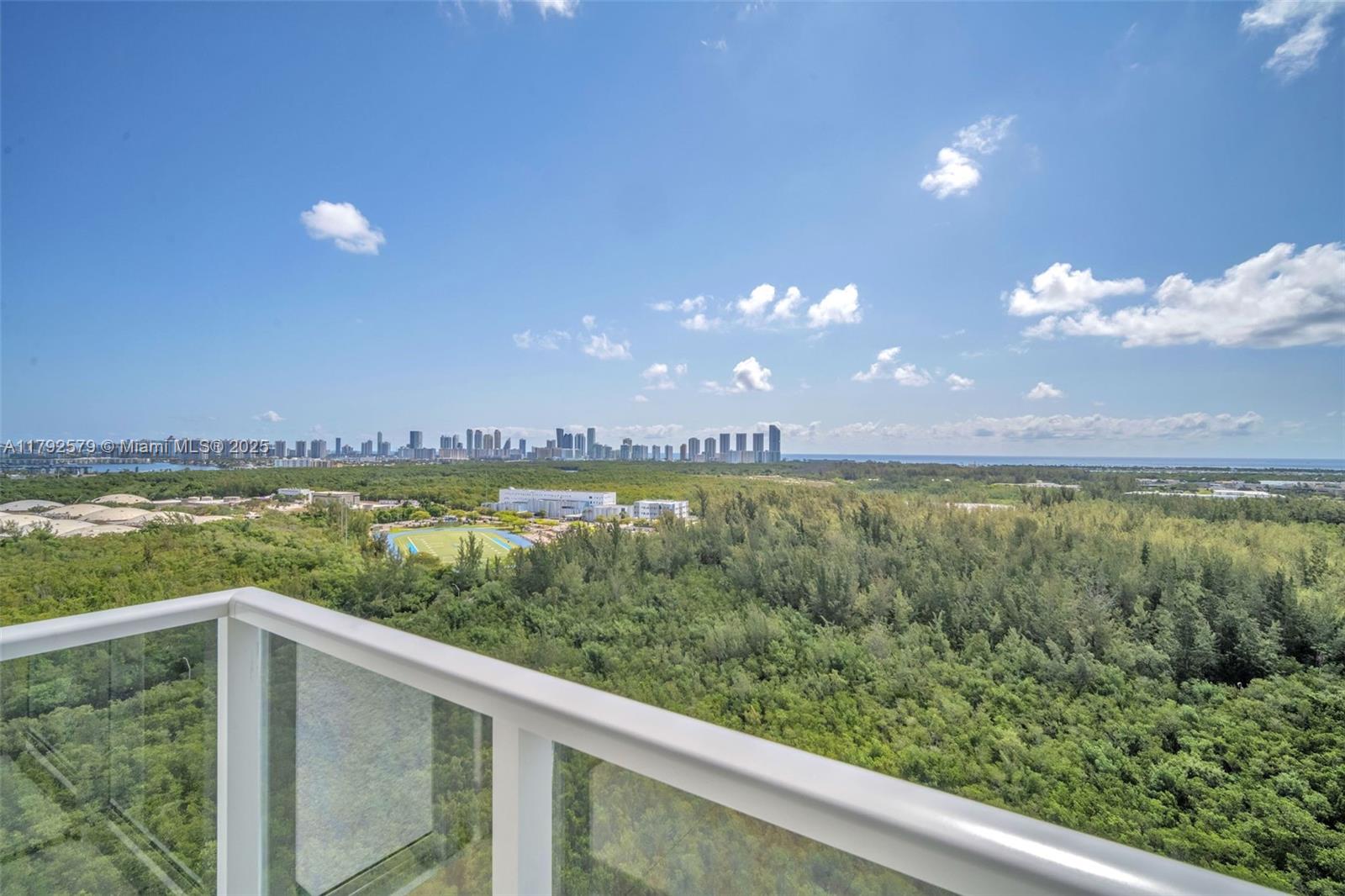 THE OAKS I CONDO - Residential