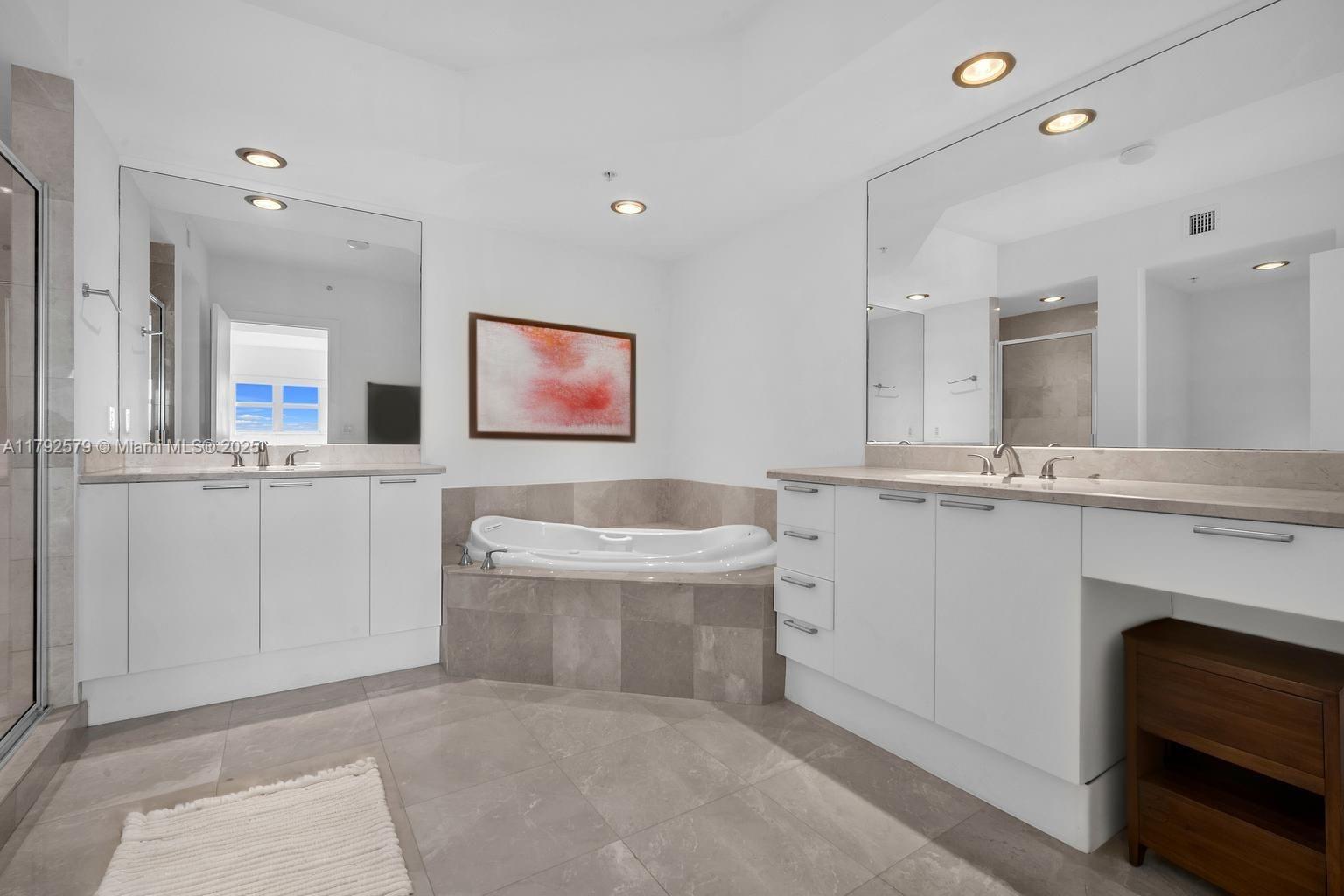 THE OAKS I CONDO - Residential