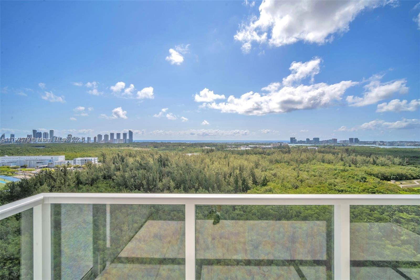 THE OAKS I CONDO - Residential